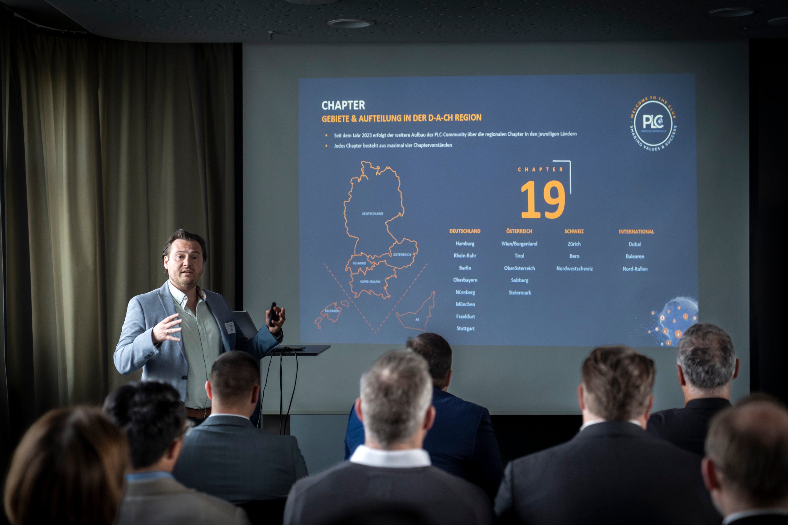 Exklusives Business-Event des Premium Leaders Club in Düsseldorf, Networking und Vorträge – Foto-Dokumentation Eventfotograf Chris Göttert.
